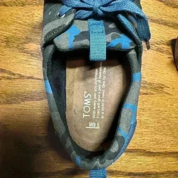 TOMS Camouflage Sneakers - Picture 4 of 4